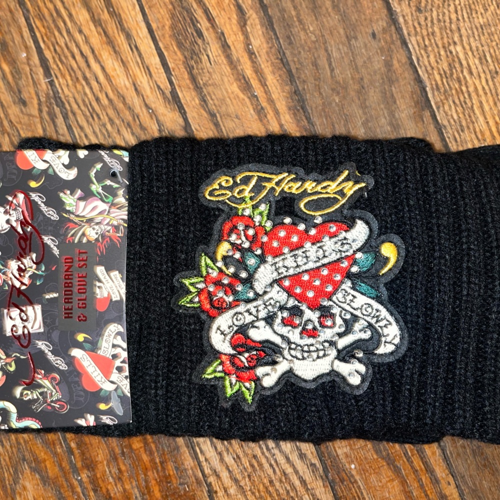 Ed Hardy Love Kills Slowly Women’s Headband & Glove Set Black NWT